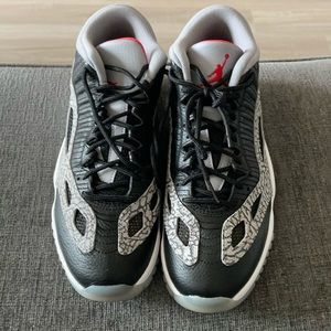 Men’s Jordan 11 Low PE